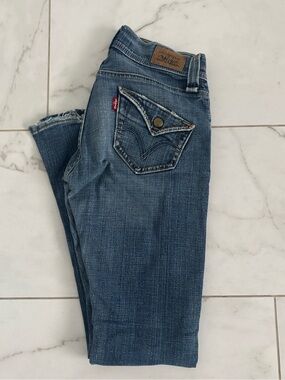 Levi's Women's low rise boot cut  Blue Jeans
